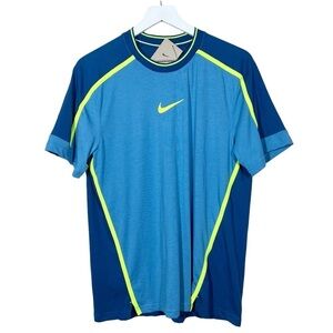 Nike Men’s Blue Clash Train Short Sleeve Neon Swoosh Tee Size Medium NWT